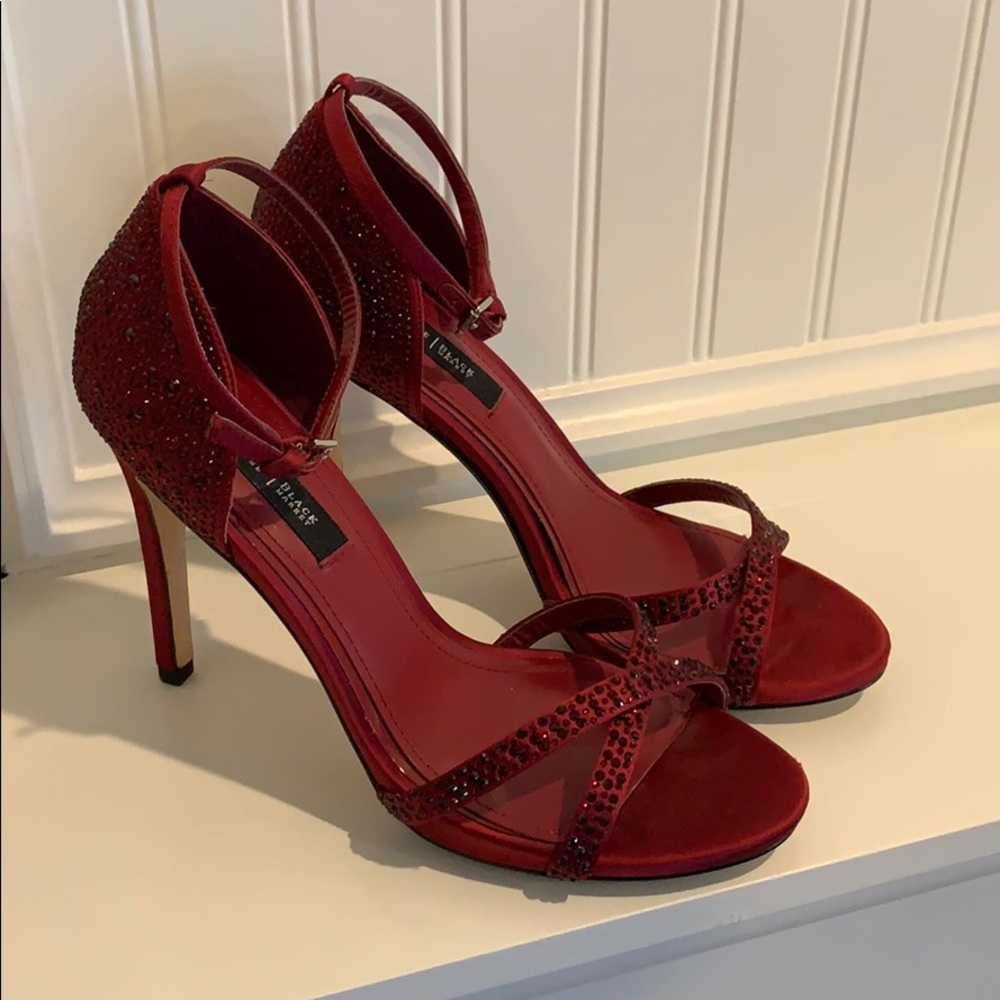 Burgundy Sparkle White House Black Market Heels - Picture 2 of 5